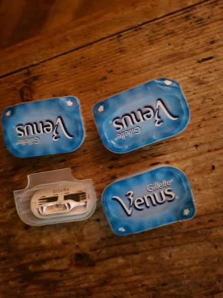 Photo of free 4 razor heads for Gillette venus (Peacehaven BN10) #1