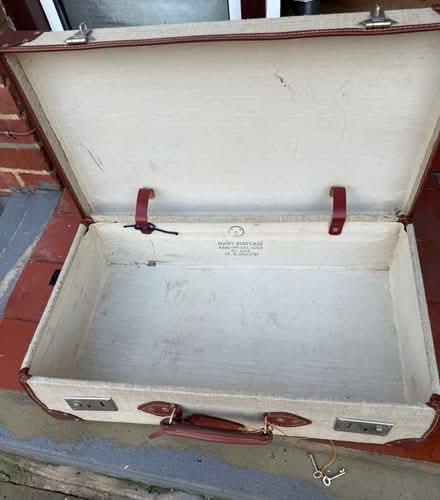 Photo of free suitcase (Croydon. CR2 9) #3