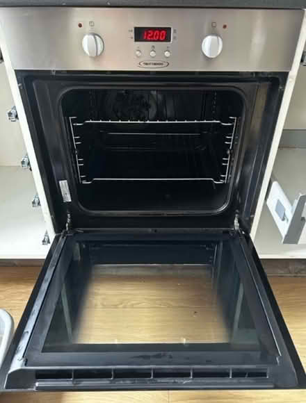 Photo of free Electric oven great condition (ME12 4PR) #3