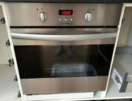Photo of free Electric oven great condition (ME12 4PR) #1