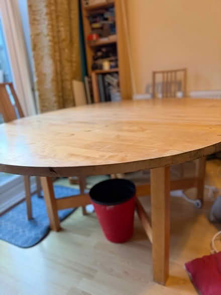 Photo of free Extending dining table (Hackbridge SM6) #1
