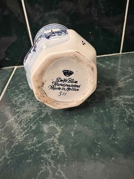 Photo of free Delft vase (Columbia Heights) #3