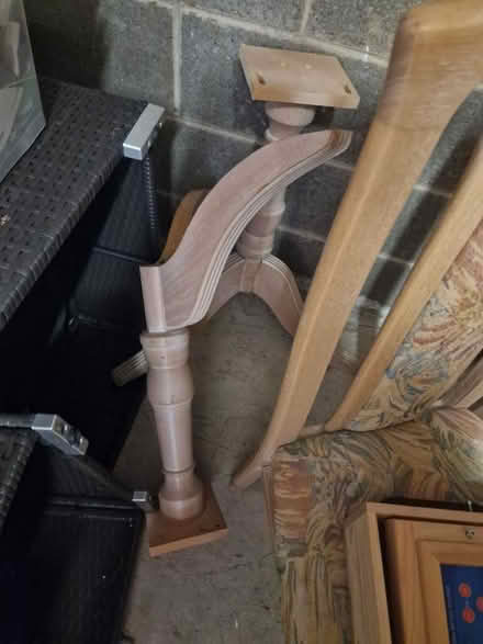 Photo of free Extendable dining table & 6 chairs (HX1) #2