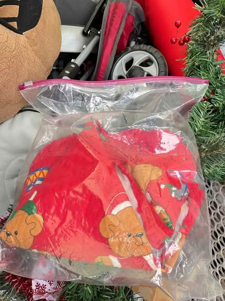 Photo of free Tree skirt (Oradell) #1
