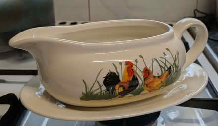 Photo of free Chicken gravy boat and stand (The Highlands TN39) #1
