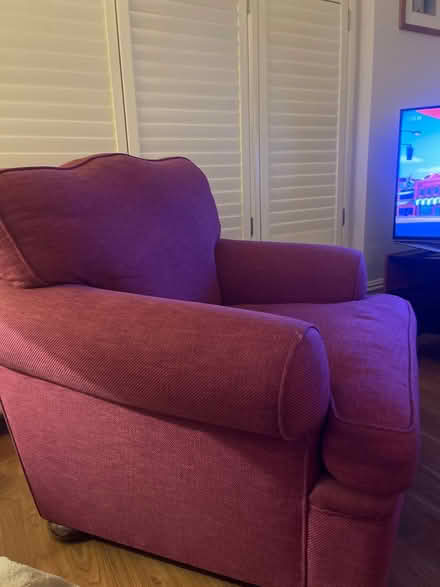Photo of free Deep pink/ purple arm chair (Parsons Green SW6) #2