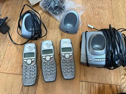 Photo of free BT cordless phones / telephones (Sutton Pools OX14) #2