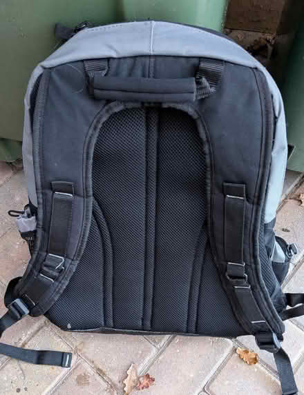 Photo of free Laptop bag/backpack Targus (Roffey RH12) #2