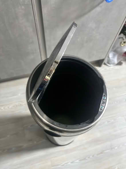 Photo of free bin (Fleet) #2