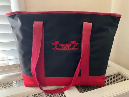 Photo of free Trade Joe’s tote (Cleveland Park) #1