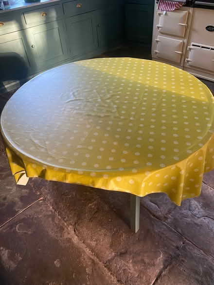 Photo of free Round table (Stinchcombe GL11) #1