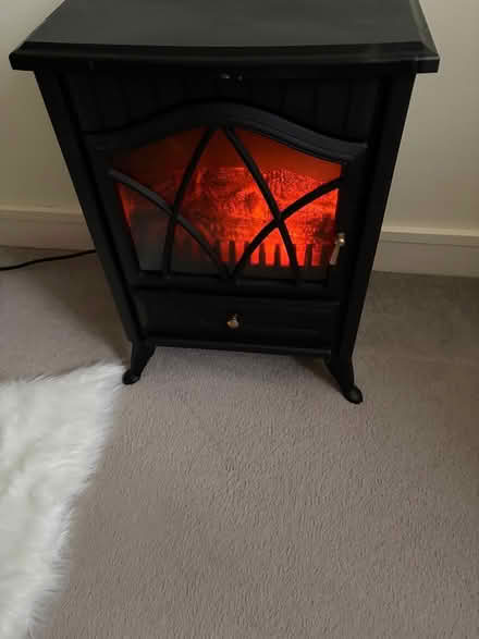 Photo of free Electric log burner style fire (Trotton, Hants GU31) #3
