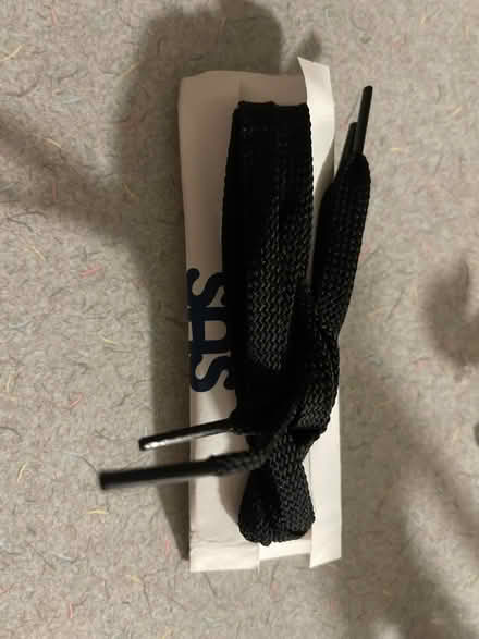 Photo of free 1 pair brand new shoe laces (Oak Grove) #1