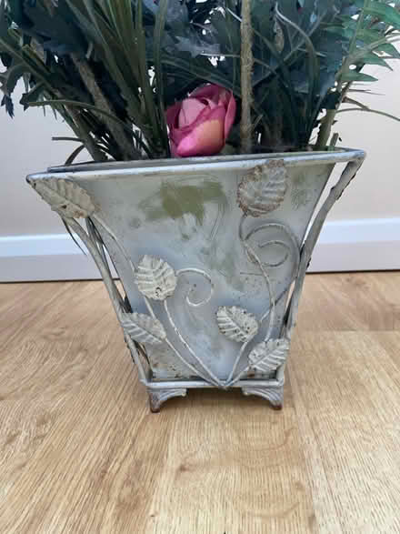Photo of free Metal pot for flower arranging (St Albans AL1) #2