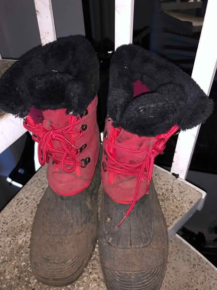 Photo of free Size 6 fur lined boots (Bromley BR1) #1