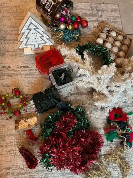 Photo of free Christmas decorations (Watford) #1