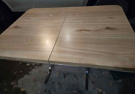 Photo of free Table (Gatineau) #2
