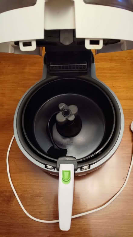 Photo of free Air Fryer (Dunblane FK15) #2