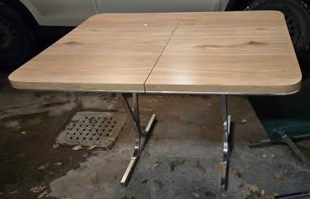Photo of free Table (Gatineau) #1