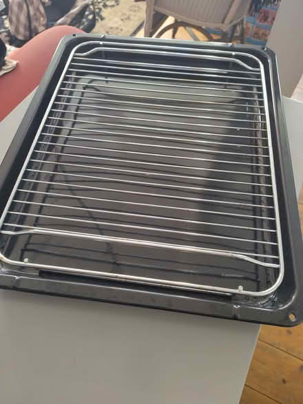 Photo of free Large roasting tin with grid (Cricket Road OX4) #1