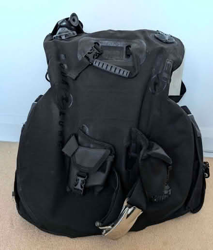Photo of free AQUA LUNG SOUL i3 Women's BCD, size MD (Lee SE12) #2