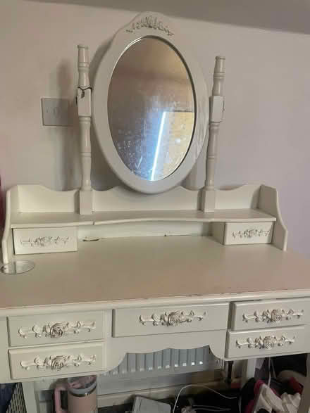 Photo of free White dressing table with mirror (Sheffield S8 Heeley) #1