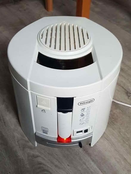 Photo of free DeLonghi deep fat fryer, working, little used. (Southport PR8) #1
