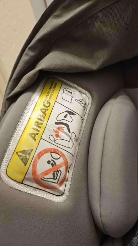 Photo of free Baby car seat (SE20) #3