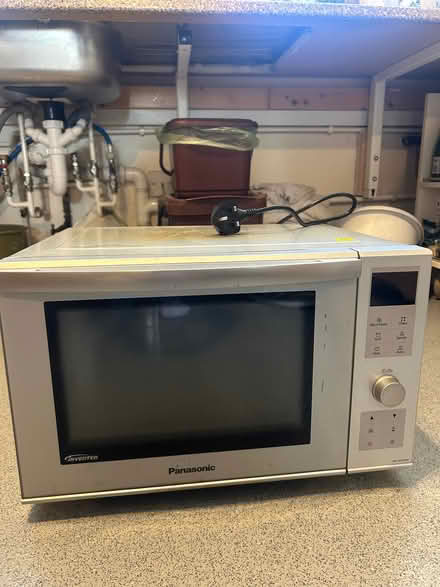 Photo of free Combination microwave and oven (islington N1) #1