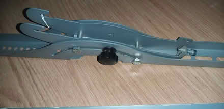 Photo of free TV Wall Bracket (Herne Hill, SE24) #2