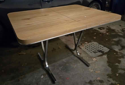 Photo of free Table (Gatineau) #3