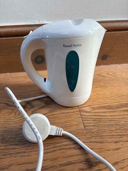 Photo of free Small electric kettle (Sutton Pools OX14) #1