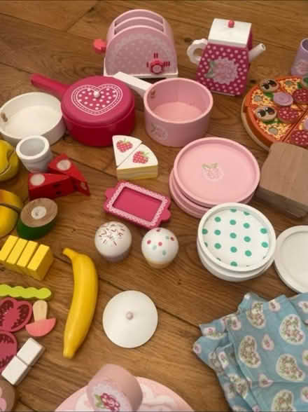 Photo of free Wooden play food & accessories (Cheshunt En8) #3