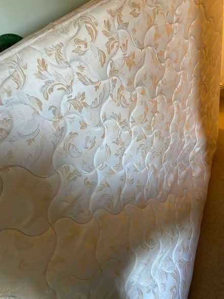 Photo of free DOUBLE SPRUNG MATTRESS Delivery possible (Watford Heath WD19) #2