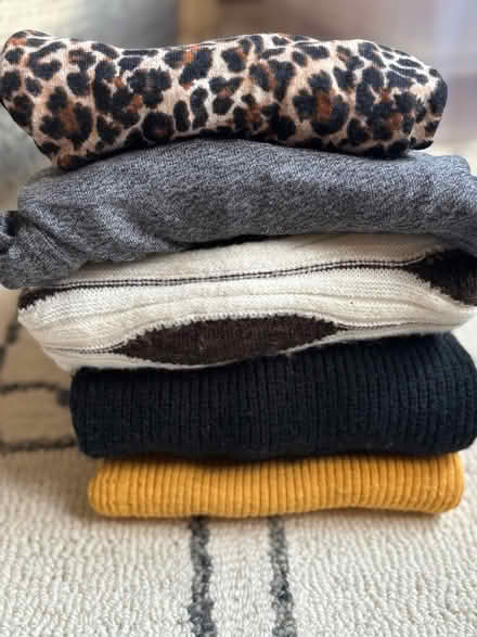 Photo of free 5 SMALL women’s sweaters (Rego Park) #1