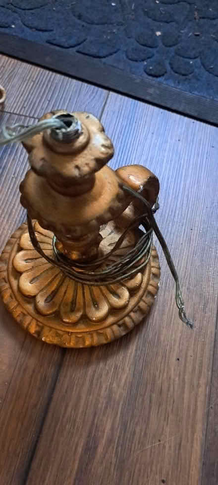 Photo of free 3 table lamps for refurb (Churchgate EN8) #2