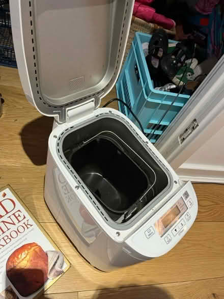 Photo of free Bread maker and book (tottenham N15) #3