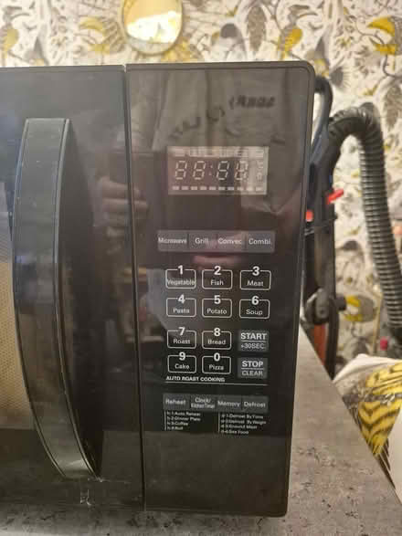 Photo of free Large Delonghi Microwave oven (BL9 9DL) #4