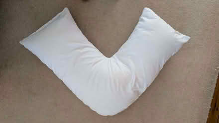 Photo of free V shaped support pillow (Kingston Gate KT2) #1