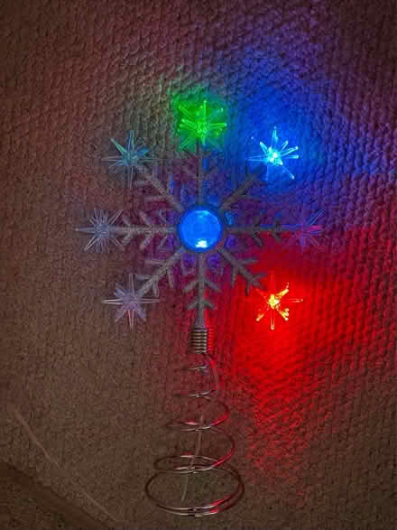 Photo of free Multi-coloured Flashing Christmas Tree Topper (Willington DL15) #2