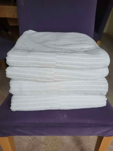 Photo of free 4 White bath towels (Marlow SL7) #1
