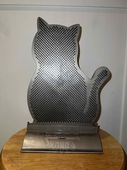 Photo of free Cat scratcher (Castlepoint BH8) #1