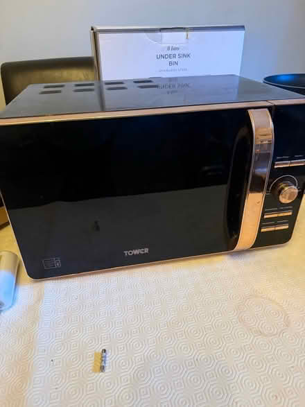 Photo of free Microwave (Tonbridge TN9) #1