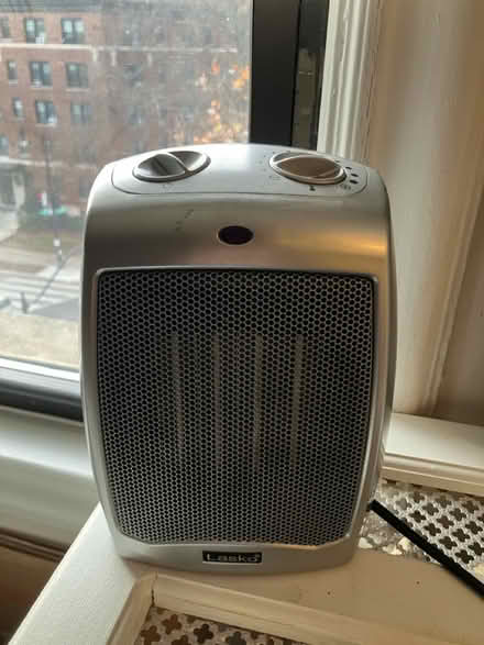 Photo of free Small space heater (Cleveland Park) #1