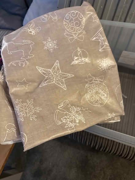 Photo of free Table cloth (Tonbridge TN9) #1