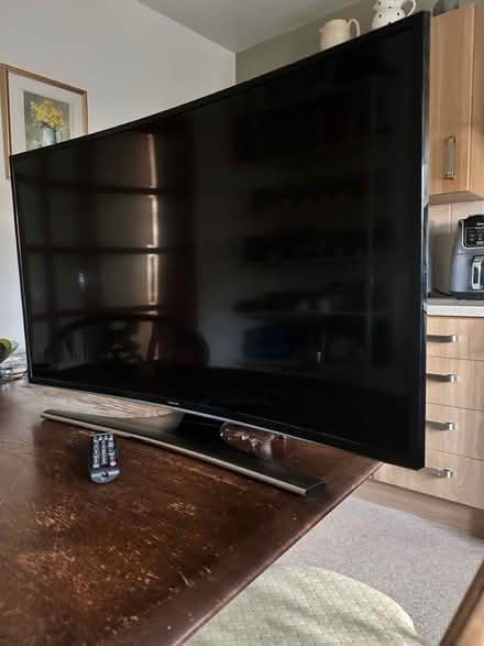 Photo of free 40” Curved TV (Deeside CH5) #1