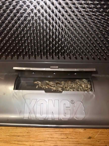 Photo of free Cat scratcher (Castlepoint BH8) #2