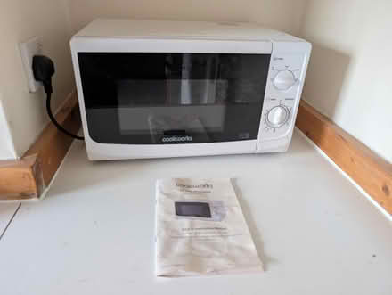 Photo of free 17 litre microwave (Leatherhead) #1