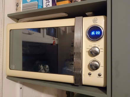 Photo of free Cream Microwave (Charlton Kings GL52) #1