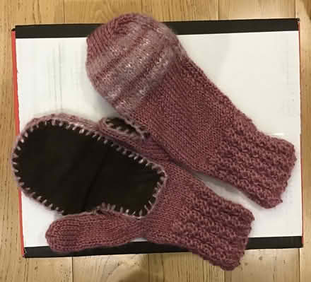 Photo of free mittens with grip (Cookham SL6) #1